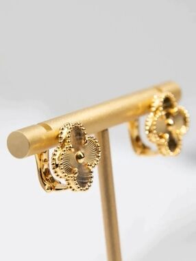 • Vintage Clover Stud/huggies  Earrings